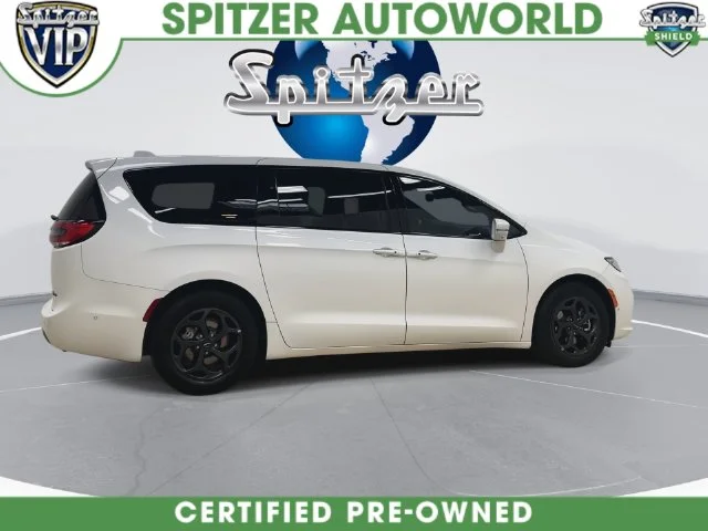 Used 2022 White Chrysler Touring L image 11