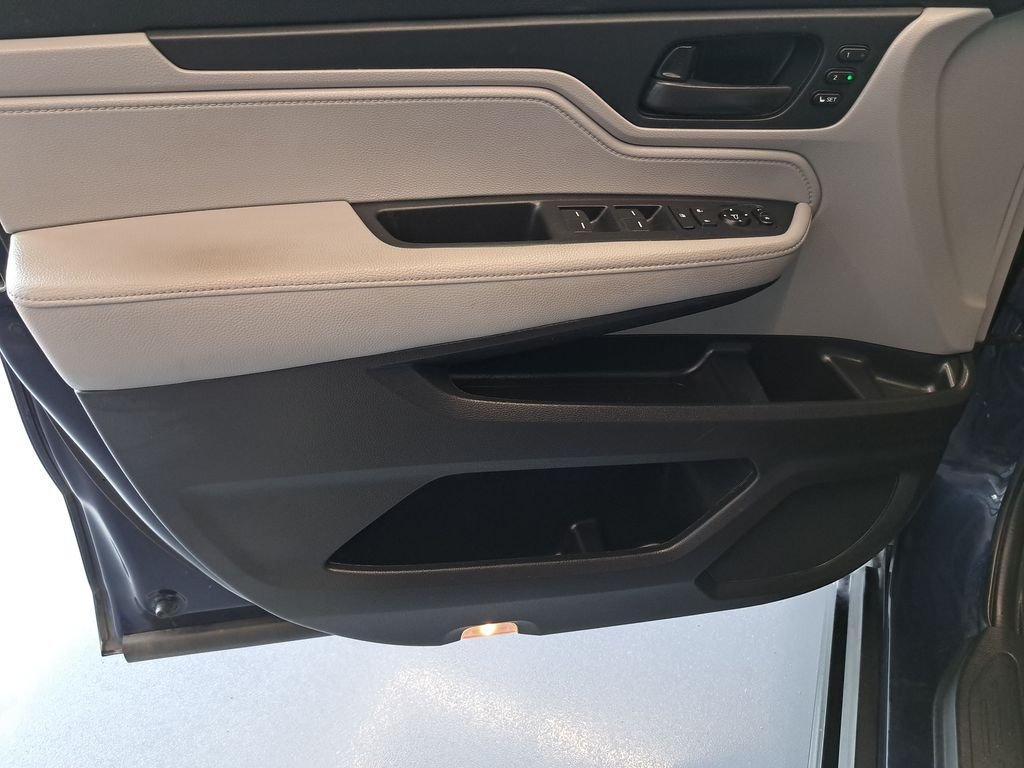 Used 2024 Blue Honda EX-L image 12