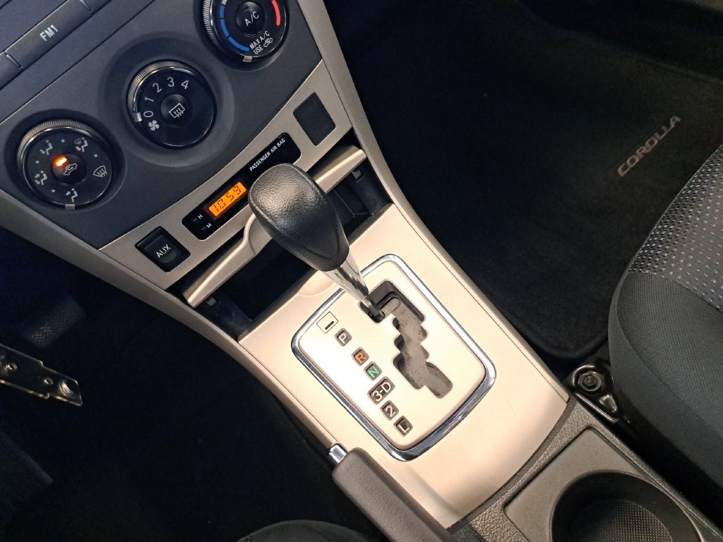 Used 2010 Silver Toyota S image 29
