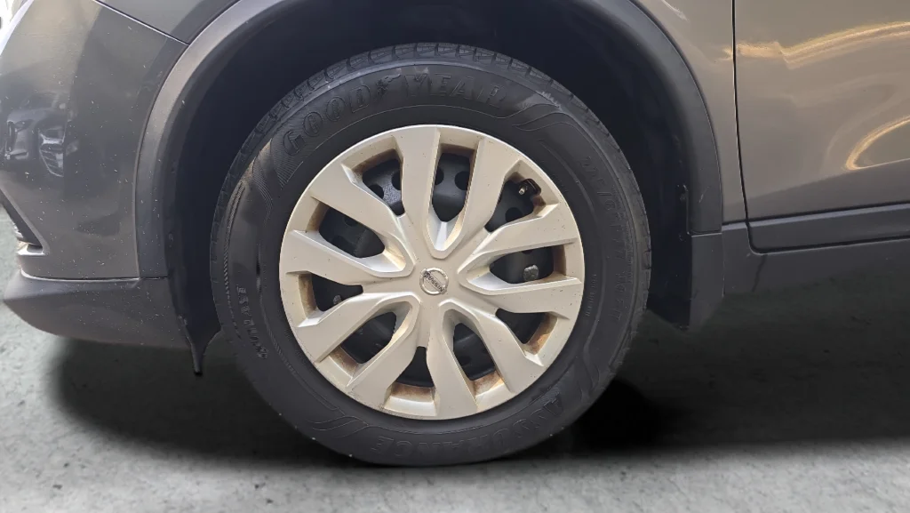 Used 2015 Gray Nissan S image 20
