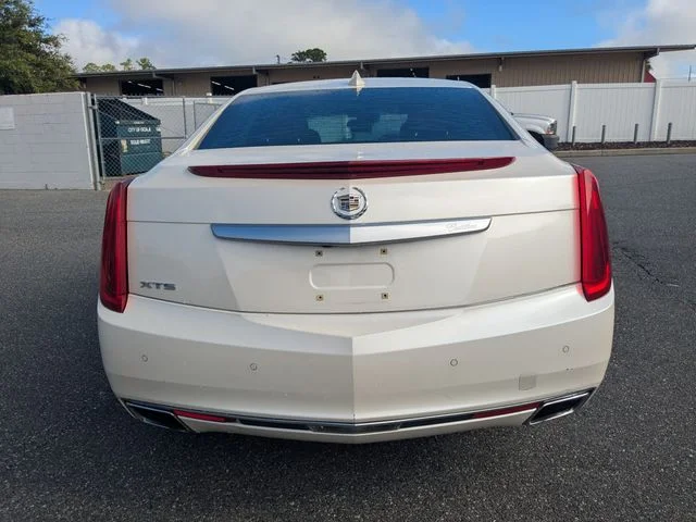 Used 2015 White Diamond Clearcoat Cadillac Luxury image 4