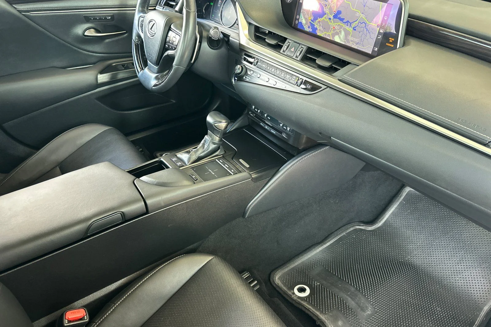 Used 2020 White Pearl Lexus 300h image 12
