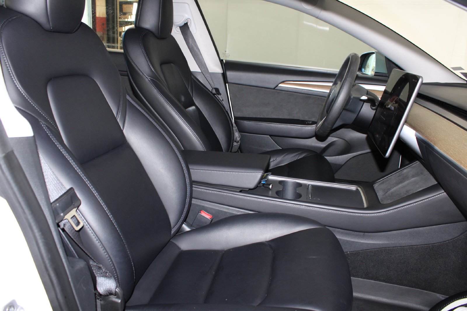 Used 2023 White Tesla Base image 18
