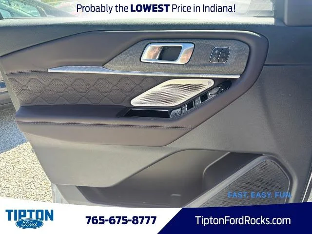 New 2026 Star White Metallic Tri-Coat Ford Platinum™ image 33