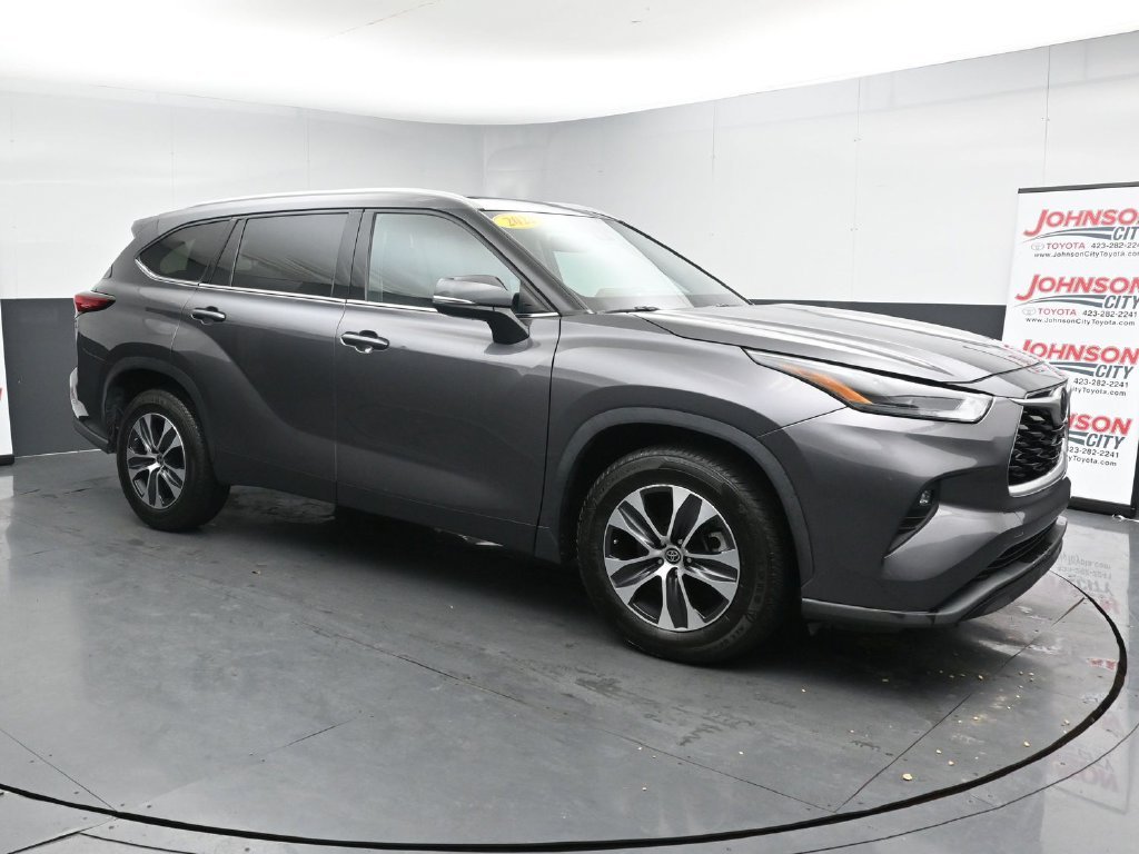 Used 2022 Gray Toyota XLE image 2