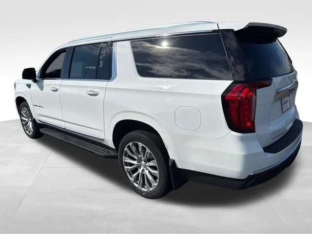 Used 2022 SUMMIT WHITE GMC Denali image 3