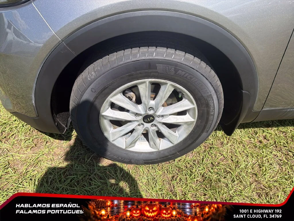 Used 2019 Gray Kia 2.4L LX image 10