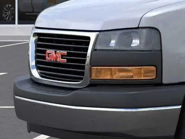 2025 GMC Savana Passenger LT