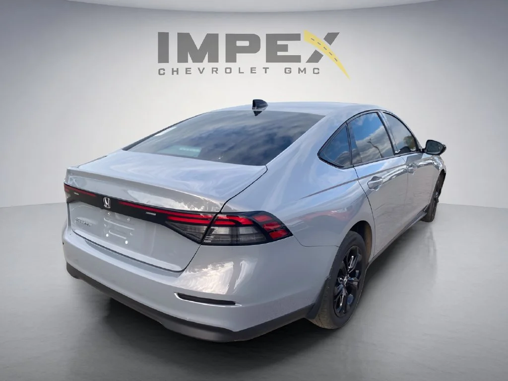 Used 2025 Gray Honda SE image 5