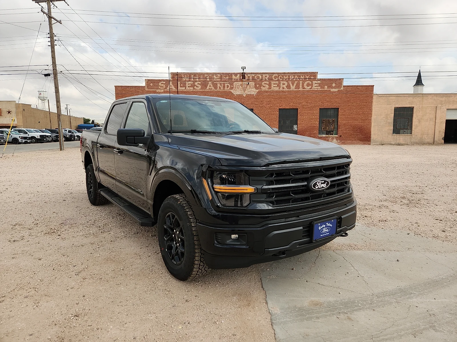 New 2026 Agate Black Metallic Ford XLT image 1