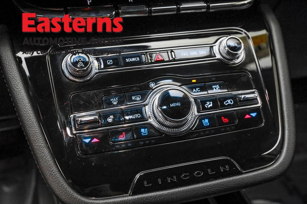 Used 2022 Blue Lincoln Standard image 13
