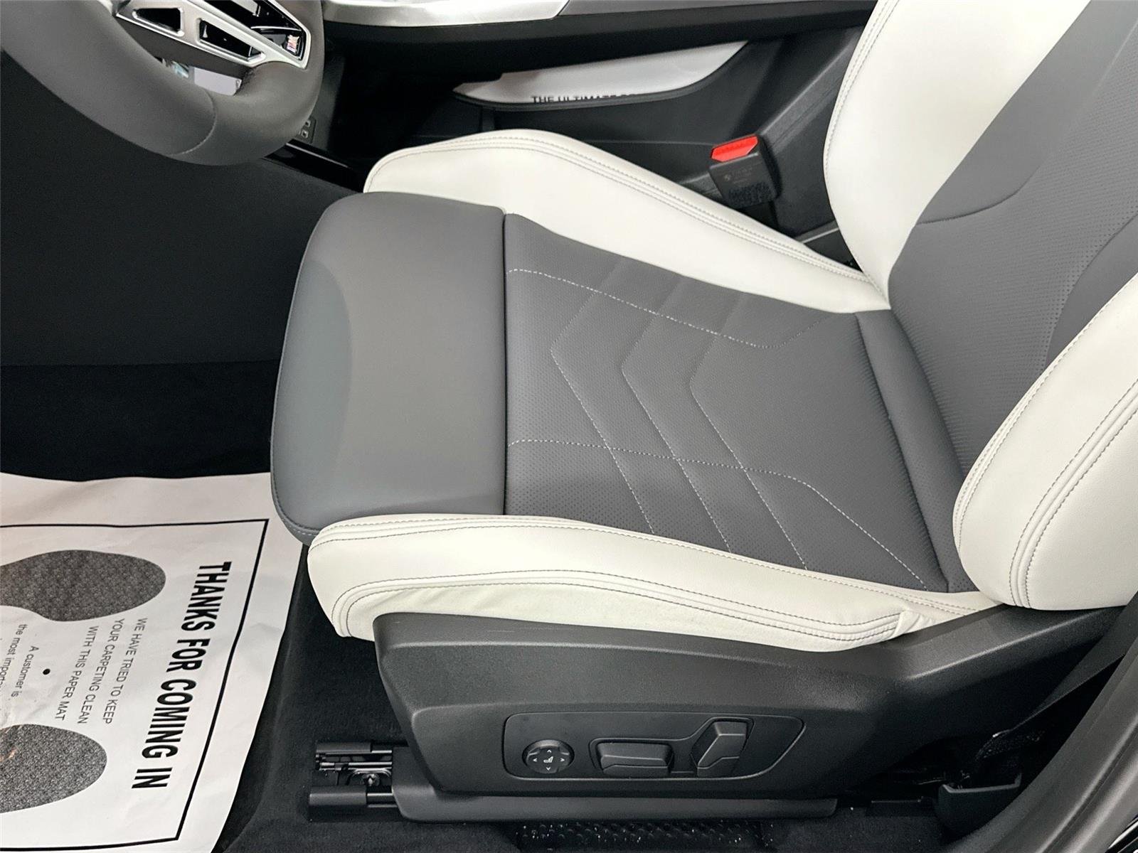 New 2026 Black Sapphire Metallic BMW xDrive28i image 21
