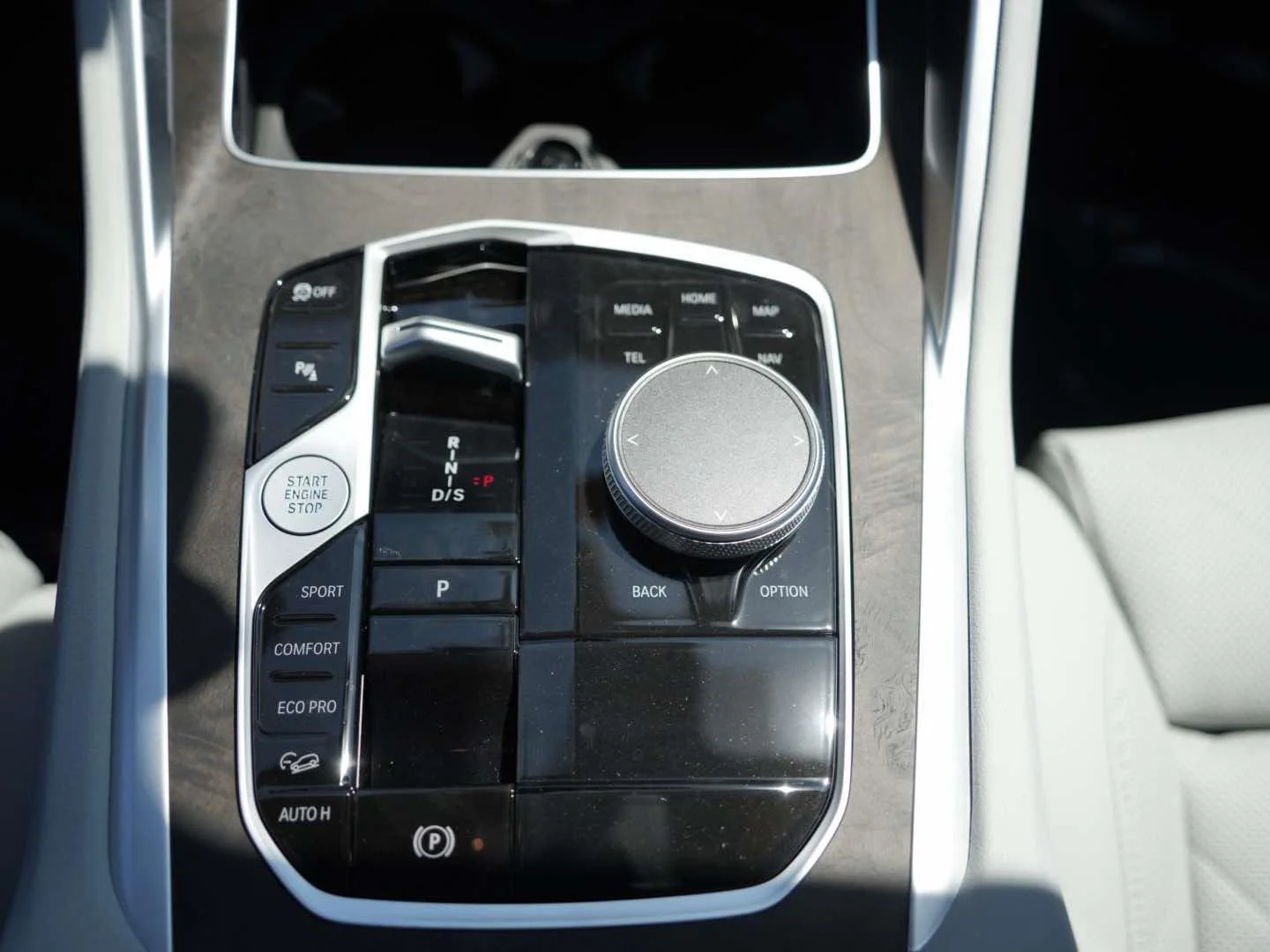 New 2027 Skyscraper Grey Metallic BMW xDrive40i image 23