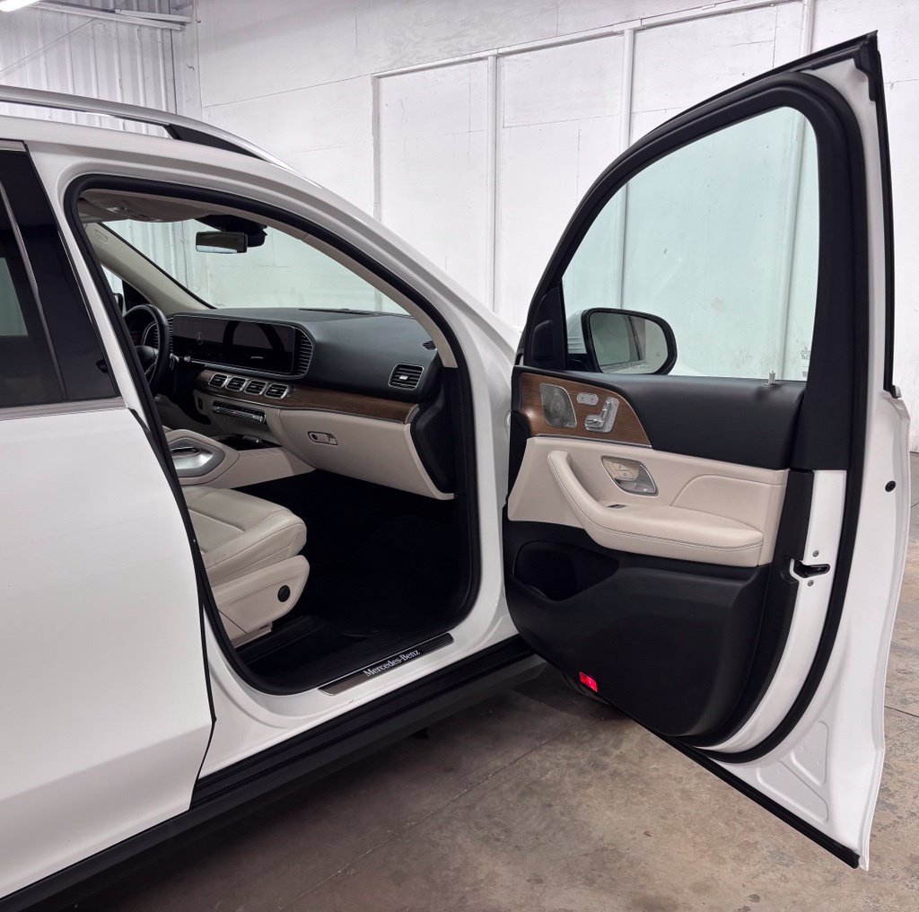 Used 2024 White Mercedes-Benz GLE 450 image 17