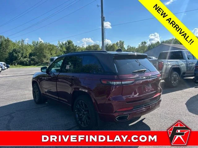 Used 2025 Red Jeep Summit Reserve image 10