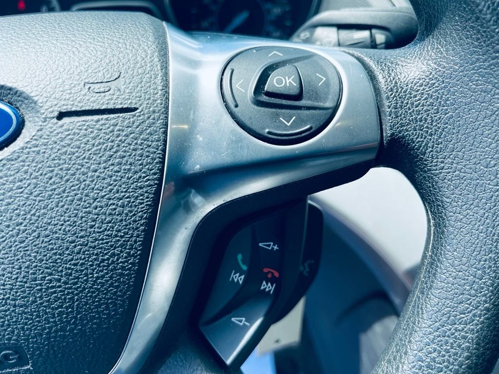 Used 2014 Blue Ford SE image 16
