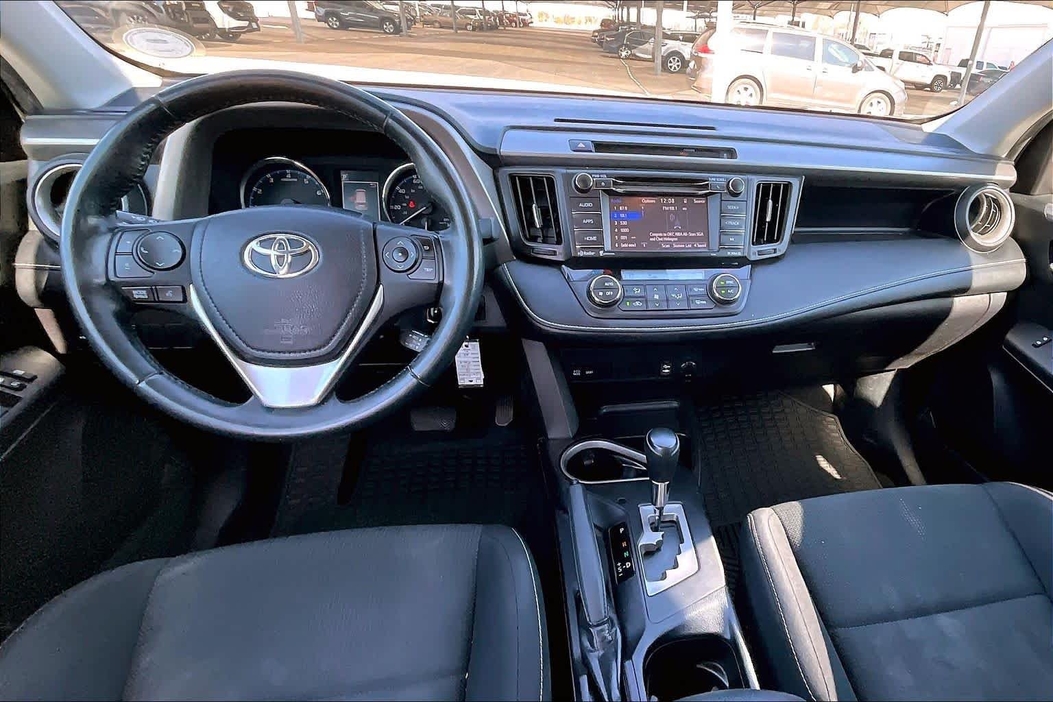 Used 2016 Super White Toyota XLE image 15