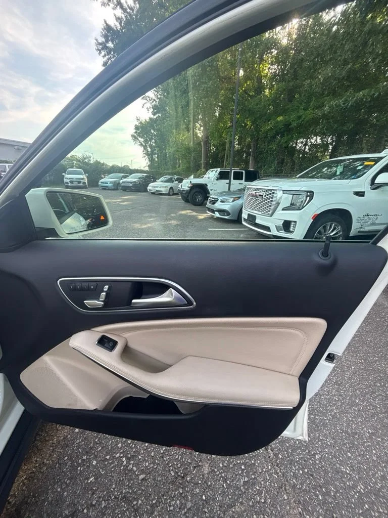Used 2018  Mercedes-Benz GLA 250 image 22