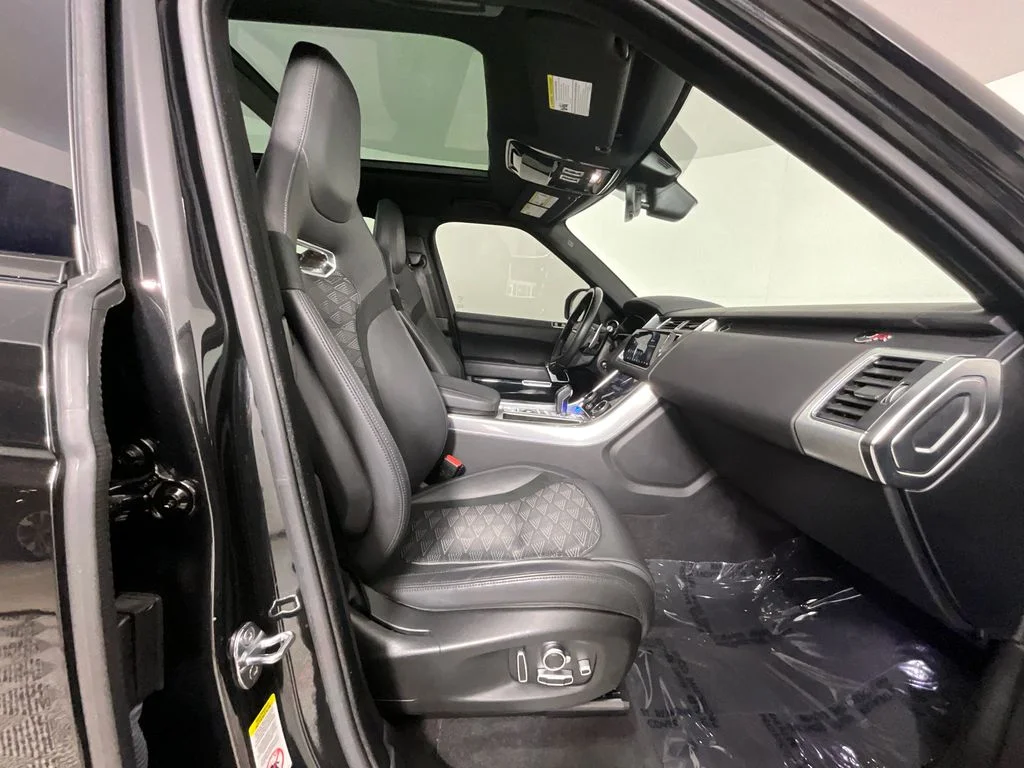 Used 2022 Black Land Rover SVR image 21