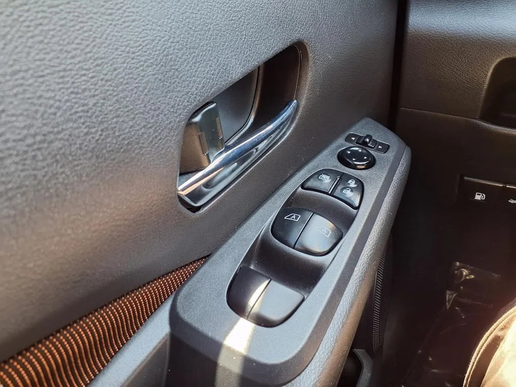 Used 2023 Black Nissan SR image 18