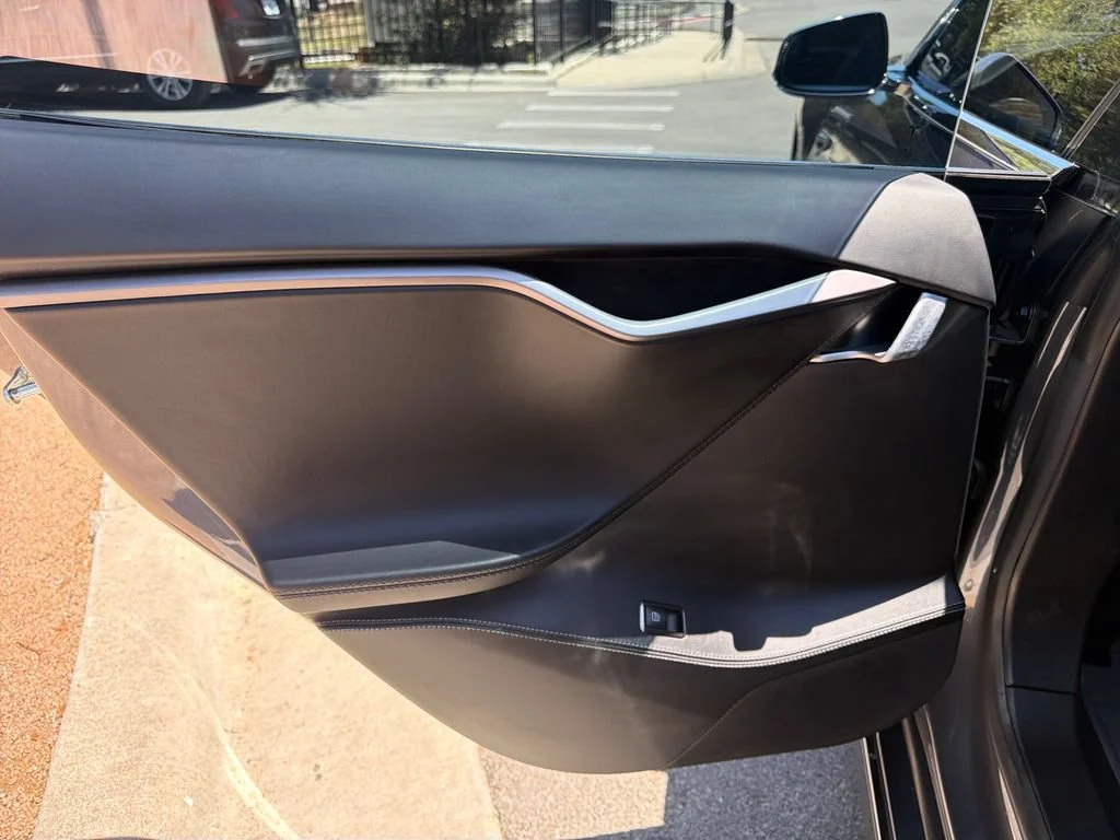 Used 2018  Tesla 75D image 35