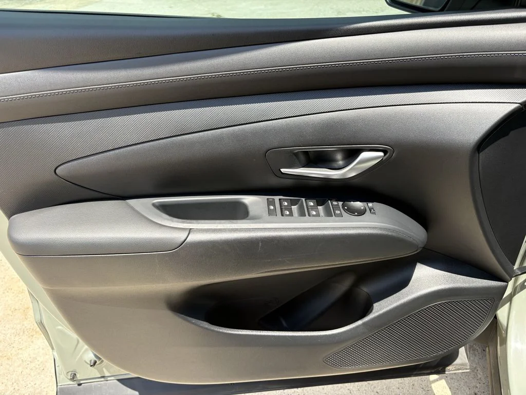 Used 2025 Sage Gray Hyundai SEL image 10