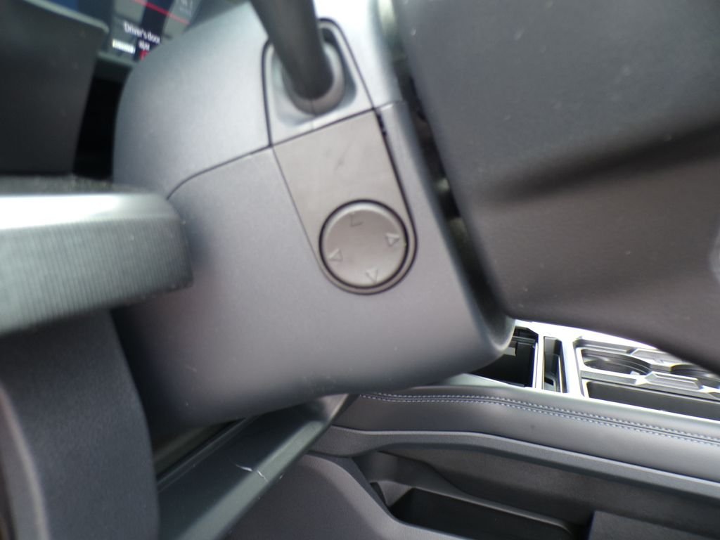 New 2026 Star White Metallic Tri-Coat Ford F-250® Platinum® image 13