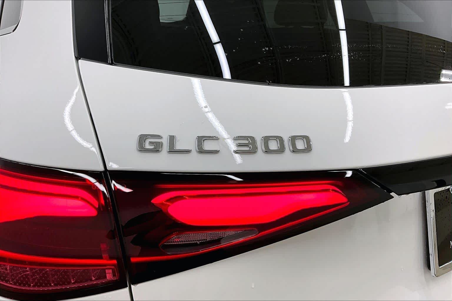 New 2026 Polar White Mercedes-Benz GLC 300 image 15