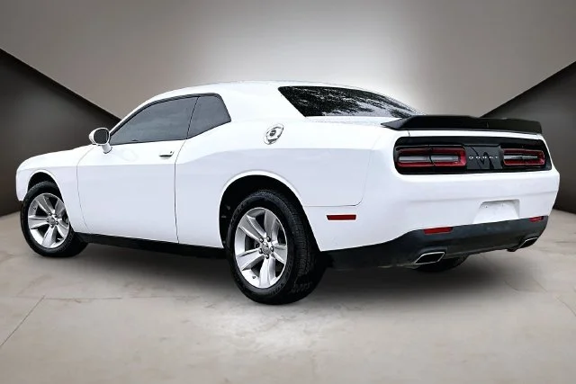 Used 2023 White Dodge SXT image 4