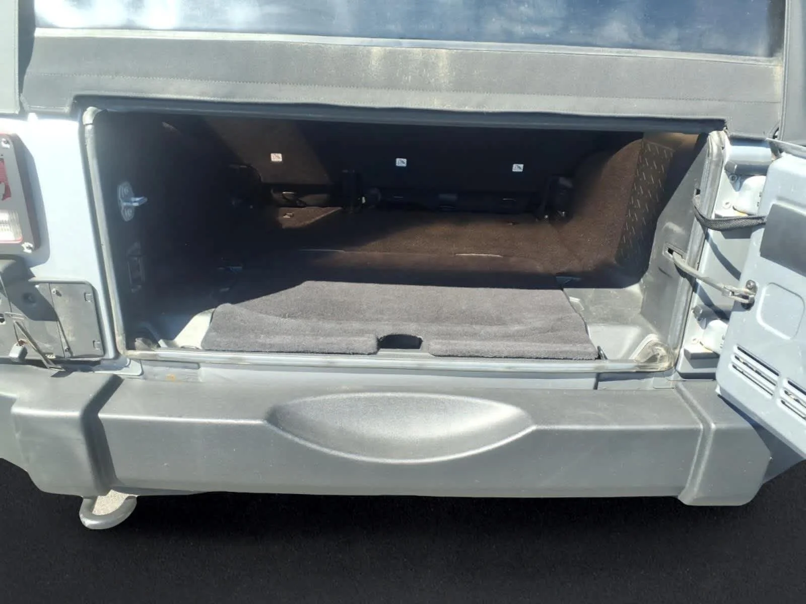 Used 2016 Billet Silver Metallic Clearcoat Jeep Sport image 10