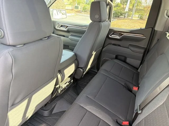 New 2026 Summit White GMC SLE image 17