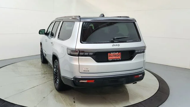 New 2026 Silver-Zynith Exterior Paint Jeep Summit Reserve image 8