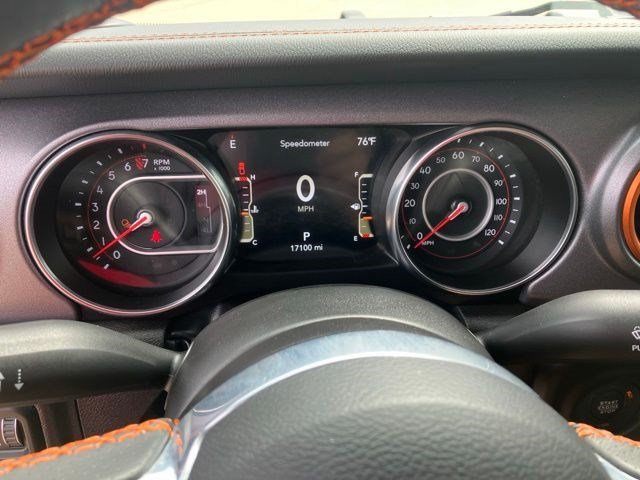 Used 2022 Sting-Gray Clearcoat Jeep Mojave image 17