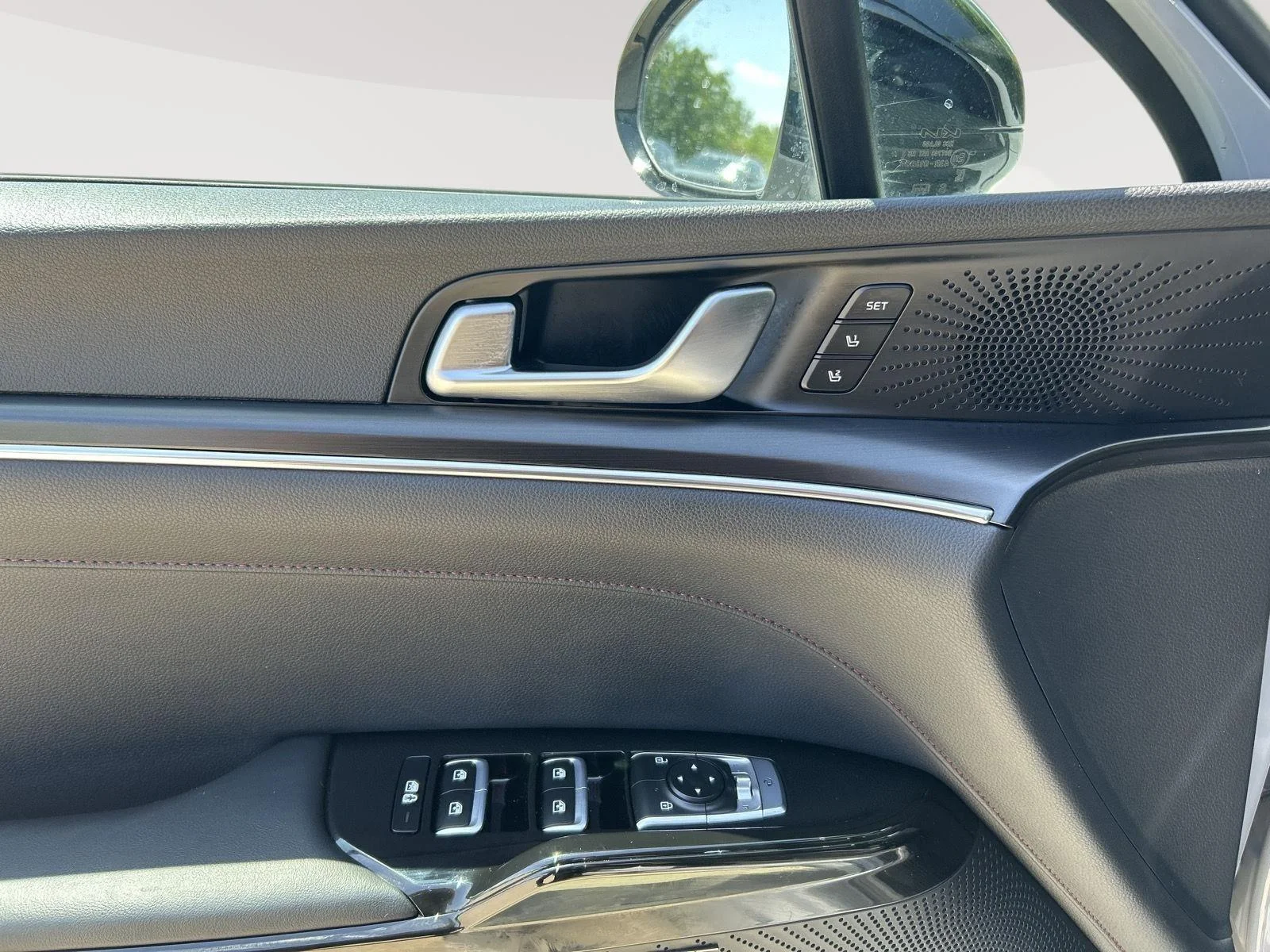 Used 2023 GRAY Kia GT image 22