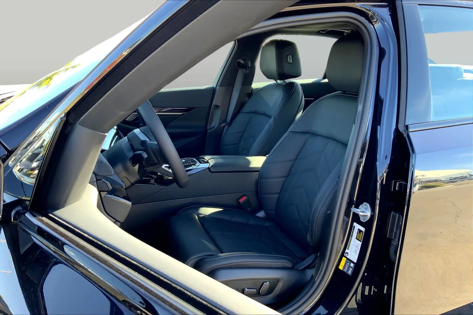 New 2026 Carbon Black Metallic BMW eDrive40 image 9