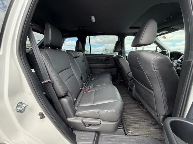 Used 2023  Honda EX-L image 15