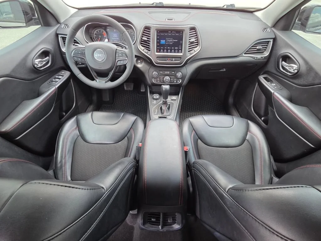 Used 2022 Granite Crystal Metallic Clearcoat Jeep Trailhawk image 25