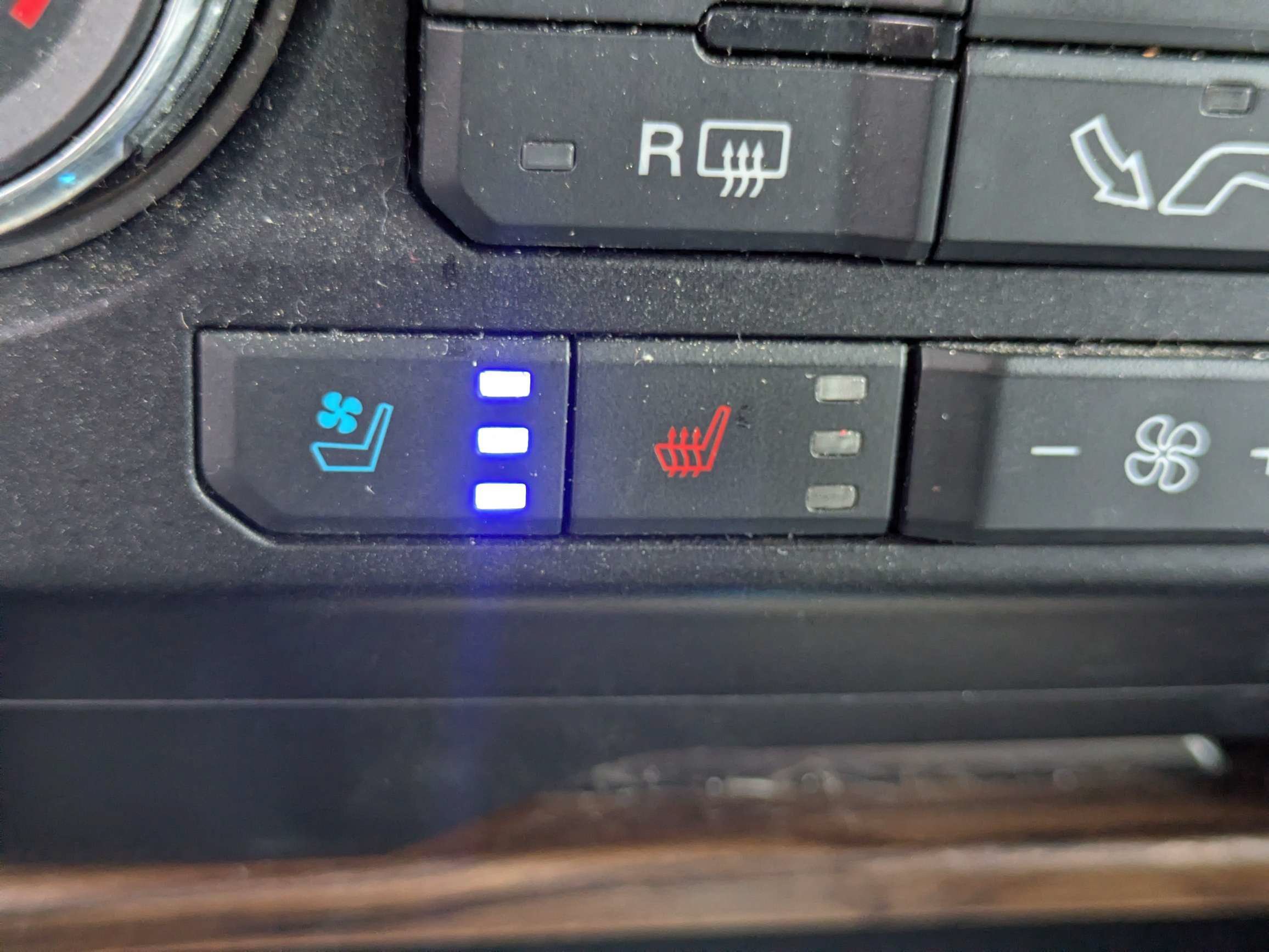 Used 2020 White Ford Lariat image 20