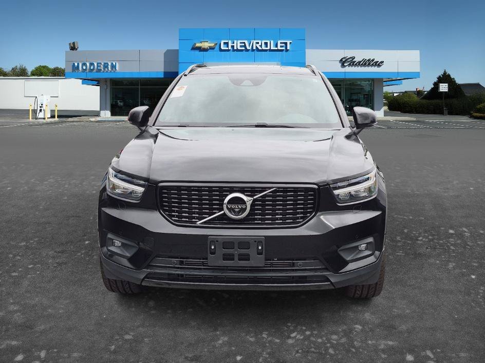 Used 2019  Volvo R-Design image 8