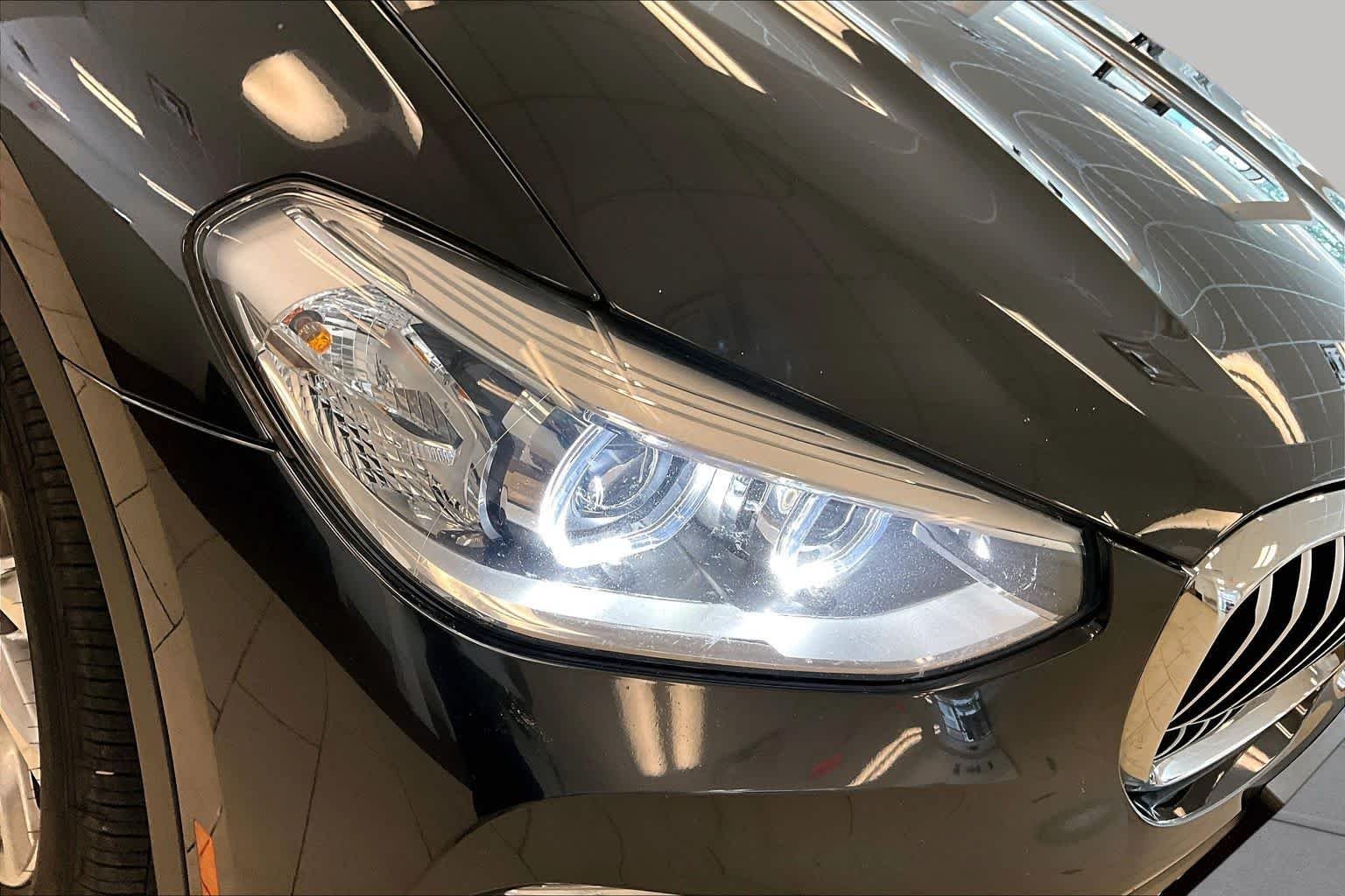 Used 2018 Dark Graphite Metallic BMW xDrive30i image 26