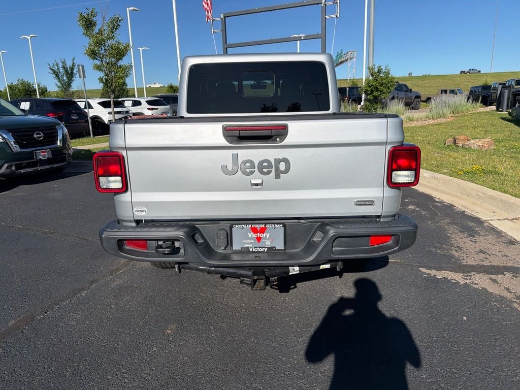 Used 2023 Silver Jeep Overland image 6