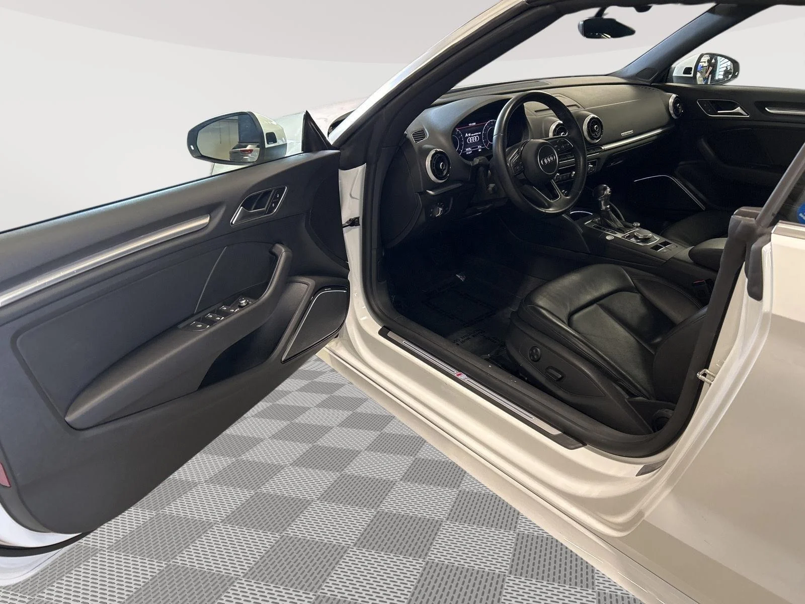 Used 2019 Ibis White/Black Roof Audi Premium Plus image 11