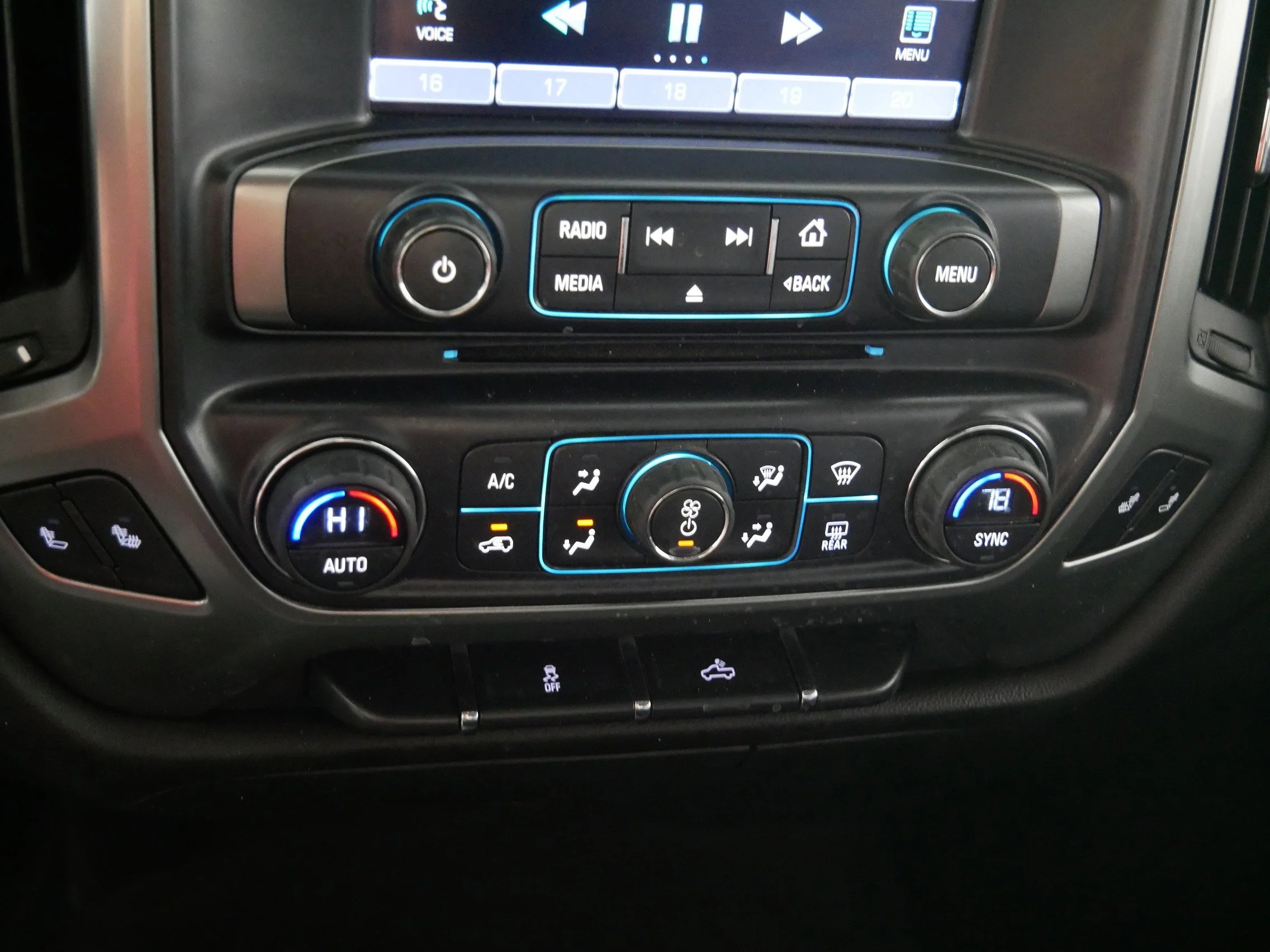 Used 2015 Brownstone Metallic Chevrolet LT image 23