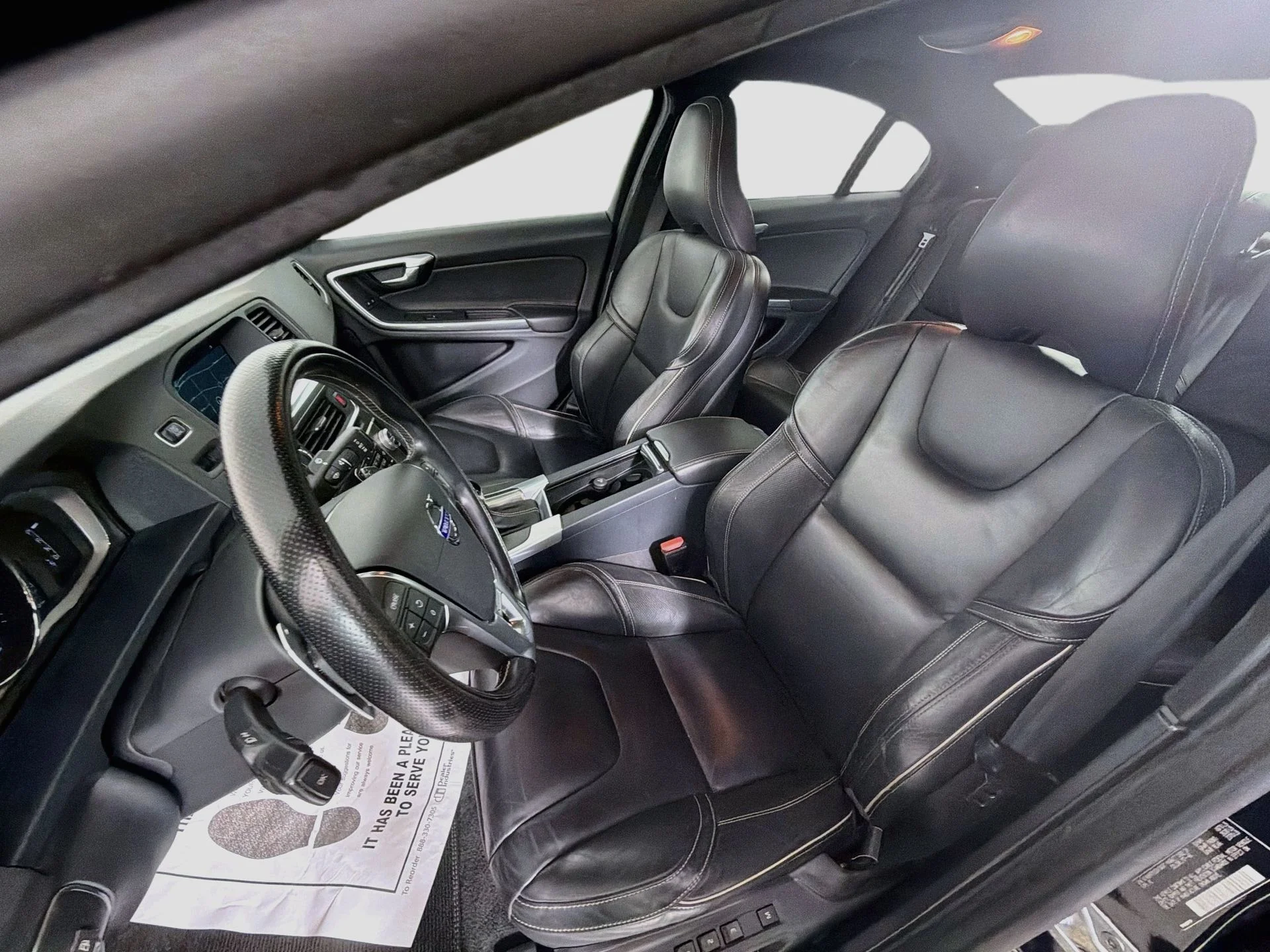 Used 2016 Black Volvo T6 Drive-E R-Design image 22