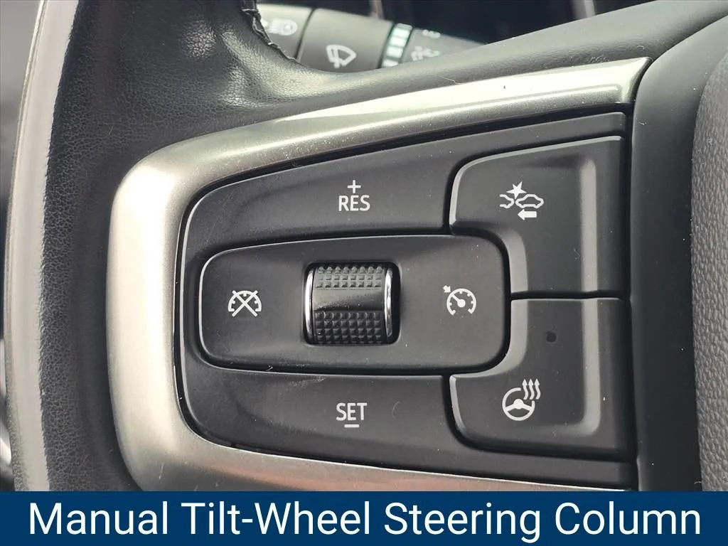 Used 2024 Summit White Chevrolet LT image 26