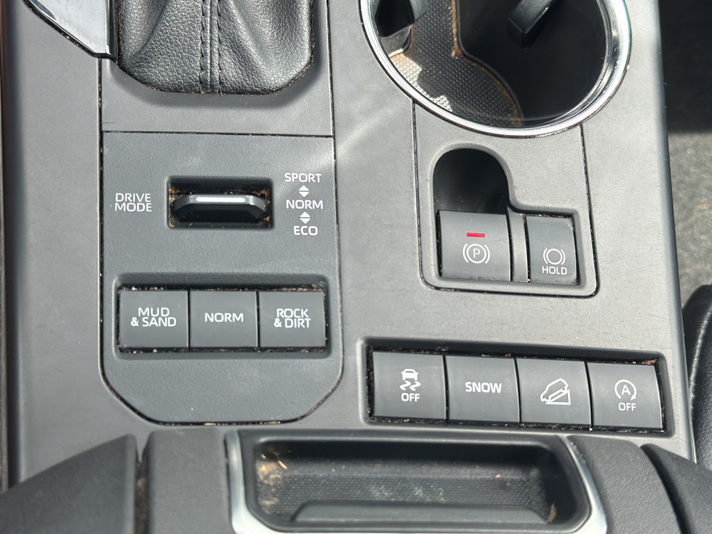 Used 2021  Toyota XLE image 31