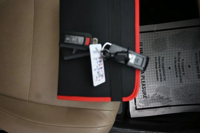 Used 2018 Red Mitsubishi GT image 12