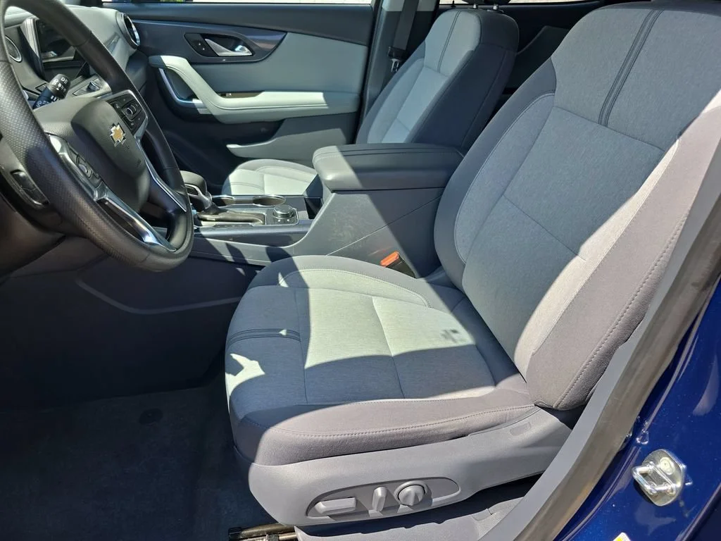 Used 2022 BLUE GLOW METALLIC Chevrolet LT image 20