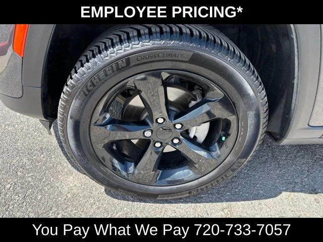 Used 2023 Gray Jeep Altitude X image 11