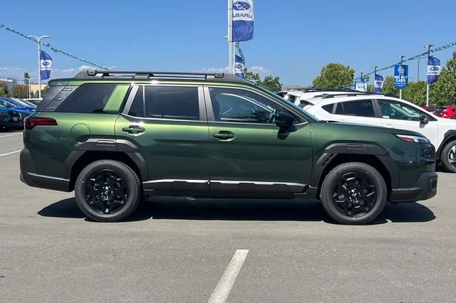 New 2026 DEEP EMERALD GREEN PEARL Subaru Limited image 3